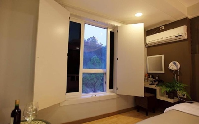 Namwon River Motel