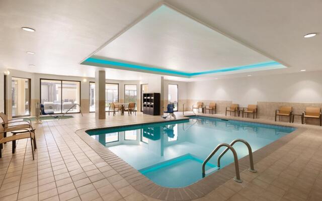 Courtyard by Marriott Charlotte Airport North
