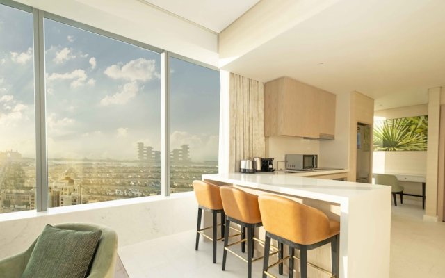 LUX Iconic Views at Palm Tower Suite 3
