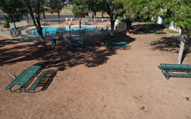Quality Inn View of Lake Powell - Page