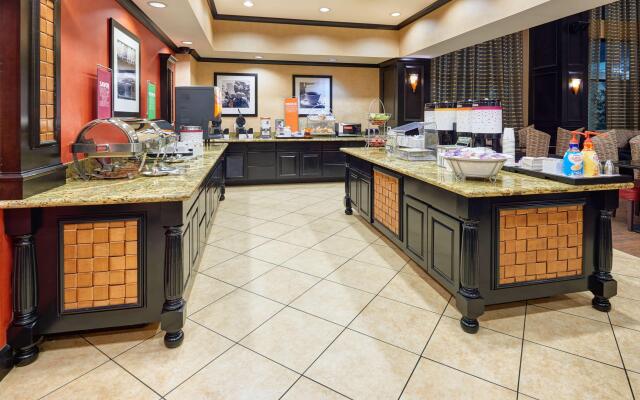 Hampton Inn & Suites Waco-South