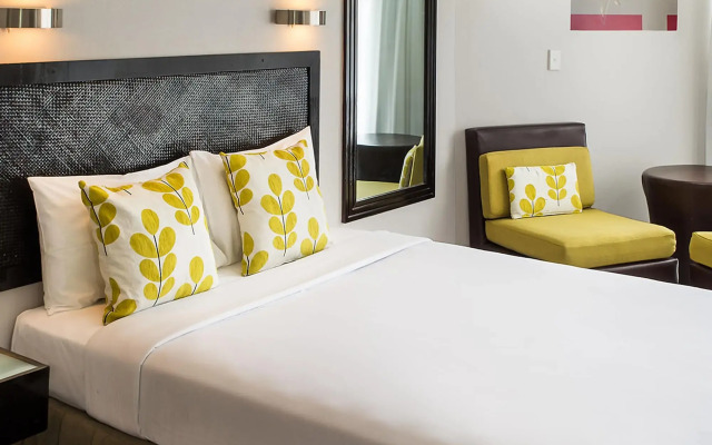 Mercure Nadi