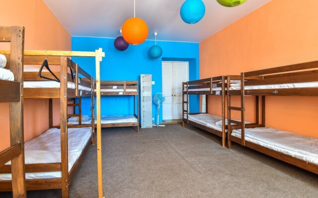 Art Mir na Nevskom - Hostel