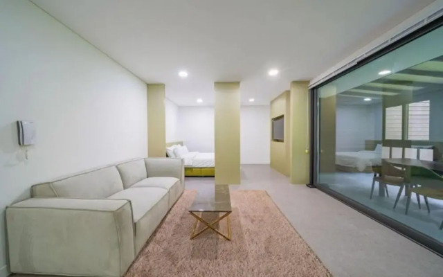 Yangpyeong Uno House Pool Villa