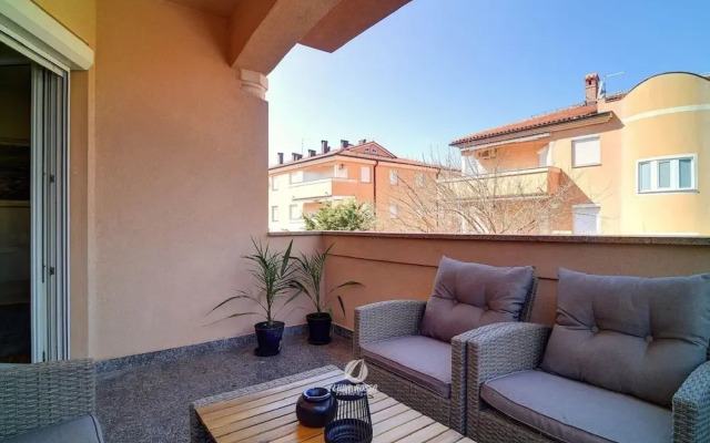 Comfortable Home With Private Covered Balcony