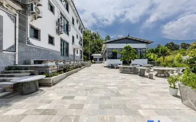 Hongyou Homestay (Dali Chongsheng Temple San Ta Branch)