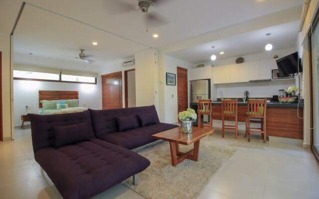 Loft with Jungle View hosted by Olahola