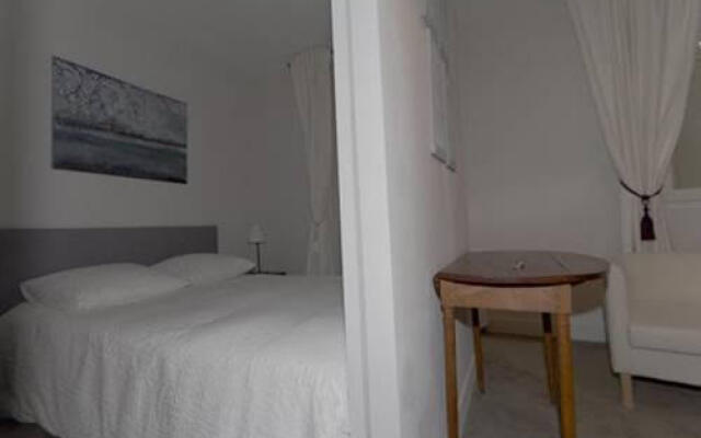 One Bedroom Apartment - rue des Martyrs - 314