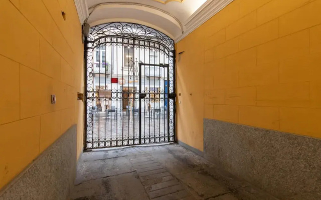 Charming Studio Near Piazza Castello by Wonderful Italy