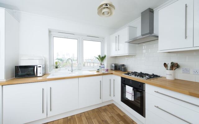 Central Stylish 2BR Flat with Tower Bridge Views