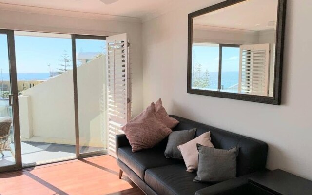Scarborough Beach Front Resort Shell 13