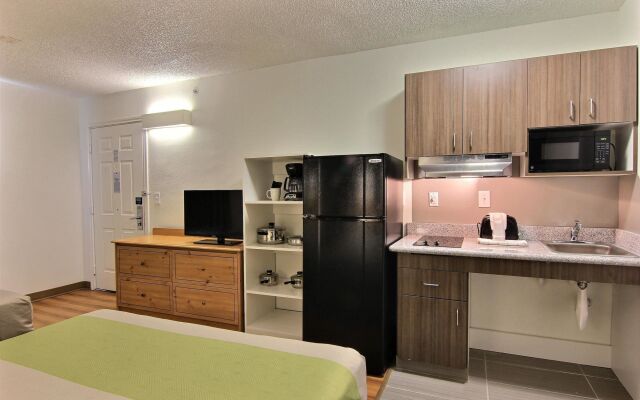 Studio 6 Austin, TX - Midtown