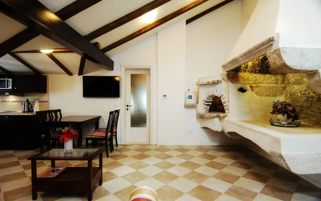 SUNce Palace Apartments with free offsite parking