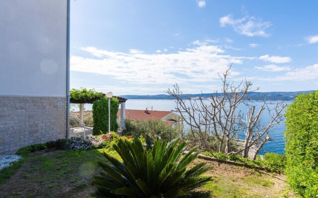 Stunning Home in Lokva Rogoznica With 4 Bedrooms and Wifi