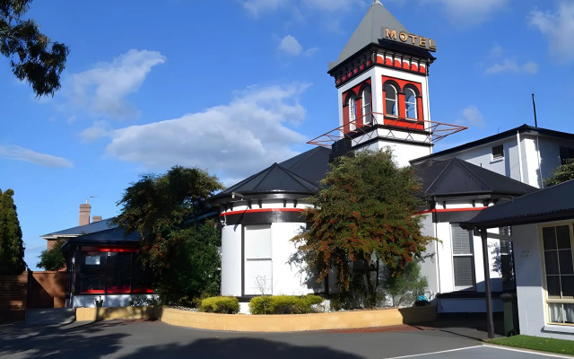 Hobart Tower Motel