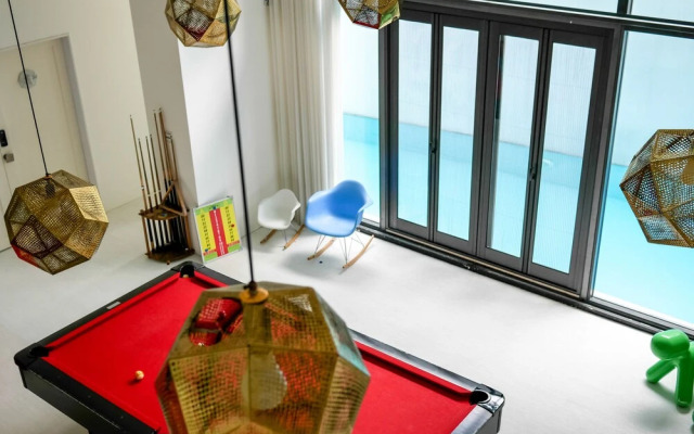 Play Hotel