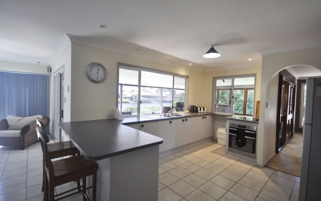 Bribie Island Canal Holiday Destination!