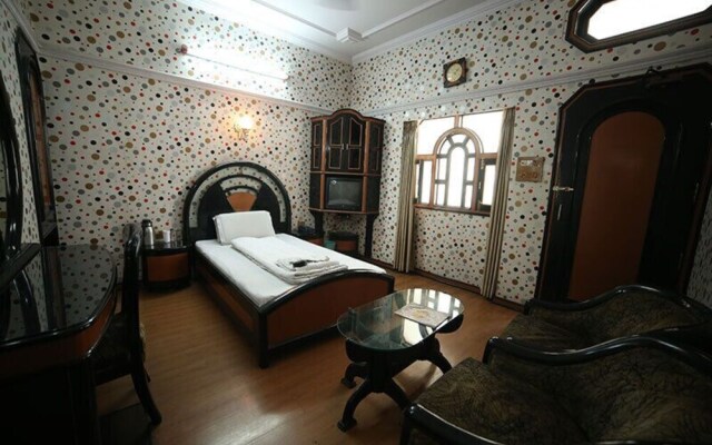 Hotel Naveen