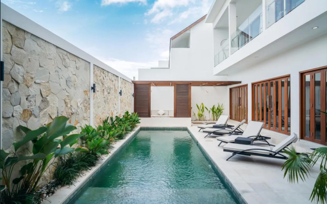 40% OFF Brand New Luxurious Villa in Seminyak