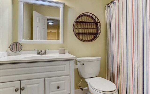 Fernandina Shores Condo with Private Balcony and Access to Pool by RedAwning