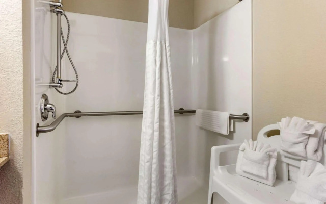 Comfort Inn & Suites Rochelle - DeKalb