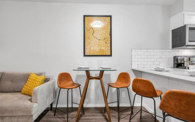 West University- 2BR- Parking- WiFi