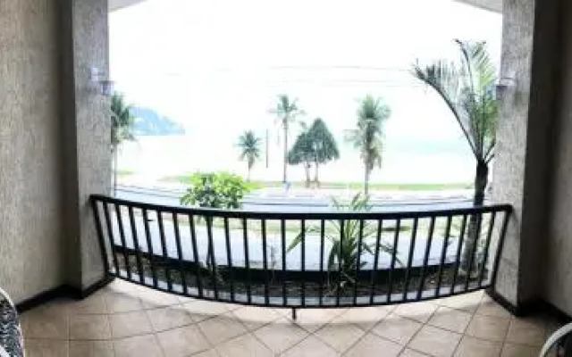 Stand Up! Hostel Guarujá