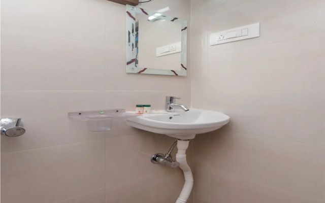 OYO 13601 Madam Re Hospitality Bhandup