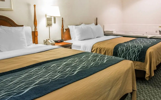 Dunes Express Inn & Suites