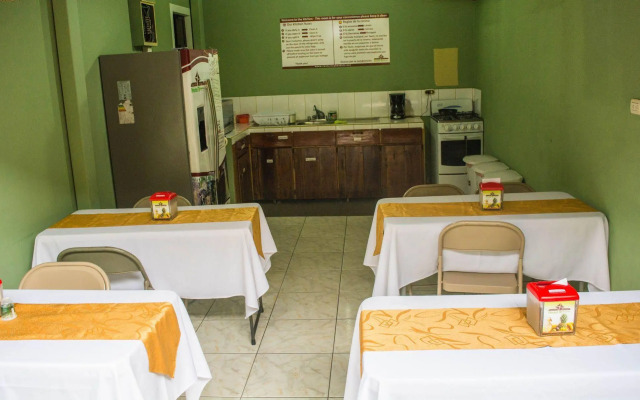 Hostel Backpackers La Fortuna