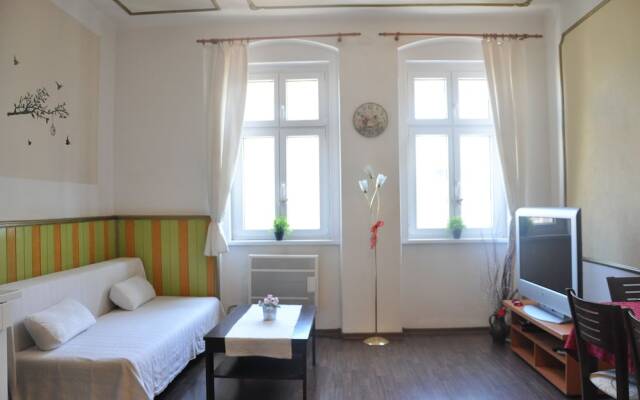 Apartment No. 8 Zeyerova 17