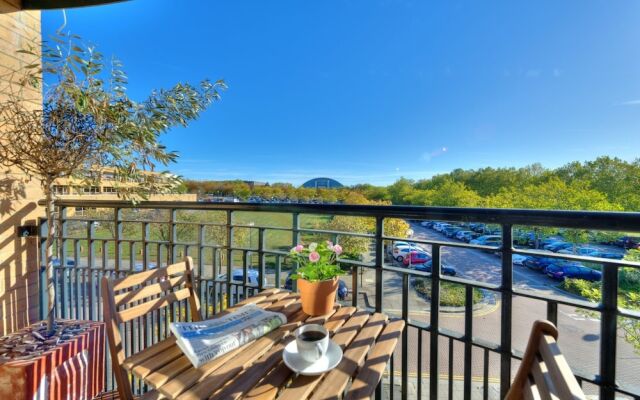Xscape View Apartment With Balcony