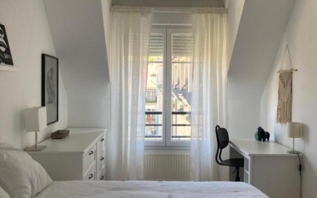 Comfy flat 7 min away from Disney