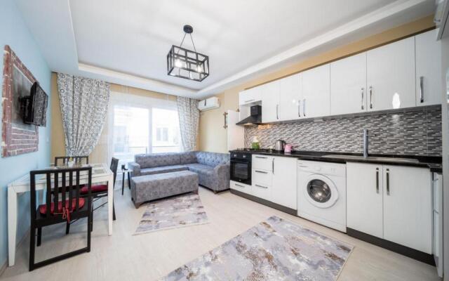Business-friendly Flat Close to Beach in Konyaalti