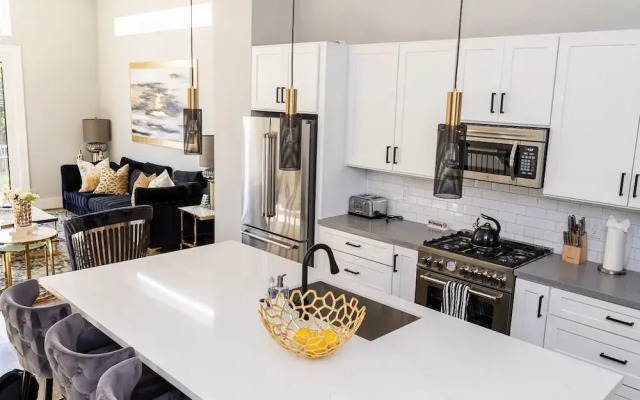 Stylish Luxury Downtown Home