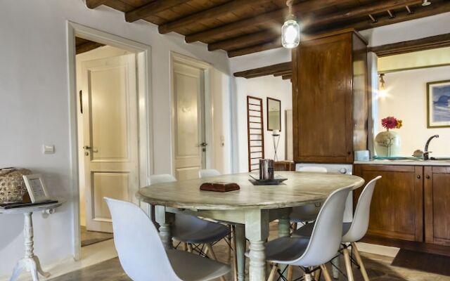 Ornos Suites