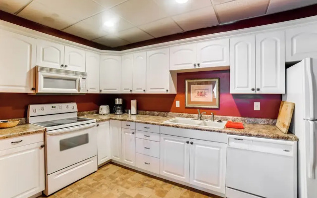 Downtown Yankton Suite: Walk to Restaurants!