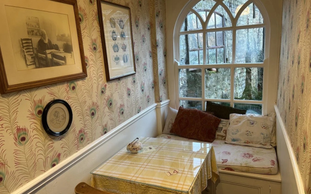 Peacocks Tearoom and Fine B&B