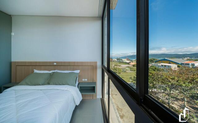 Cobertura duplex com 03 dormitórios e vista mar