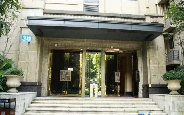 ZiYu Riverview Apartments