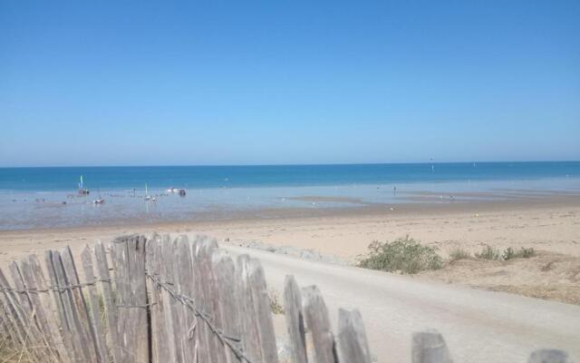 Appartement Jullouville, 1 Pièce, 2 Personnes - Fr-1-361-120