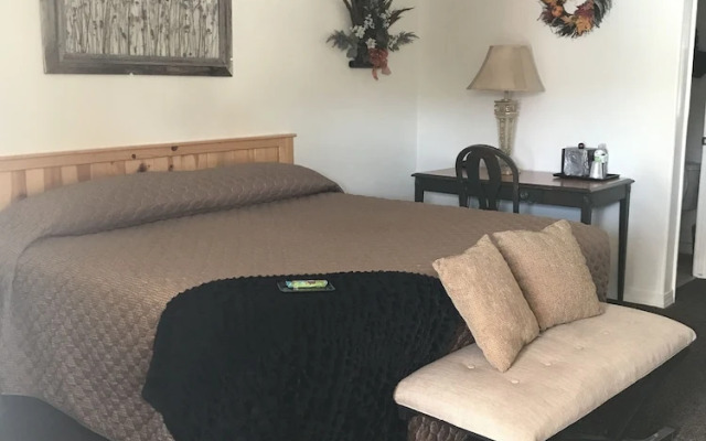 Rustic Inn Motel