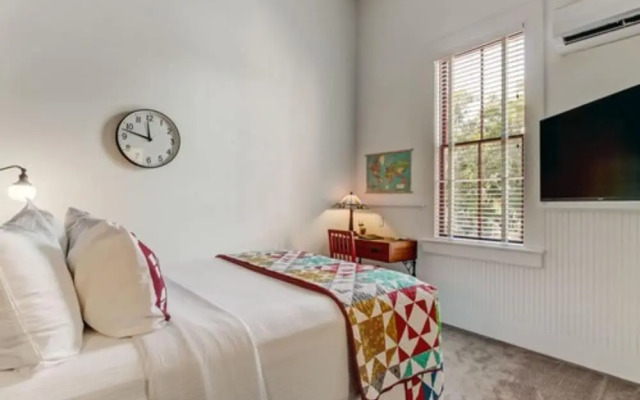 Amelia Schoolhouse Inn