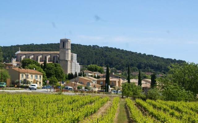 Modern Villa in Lorgues with Private Pool