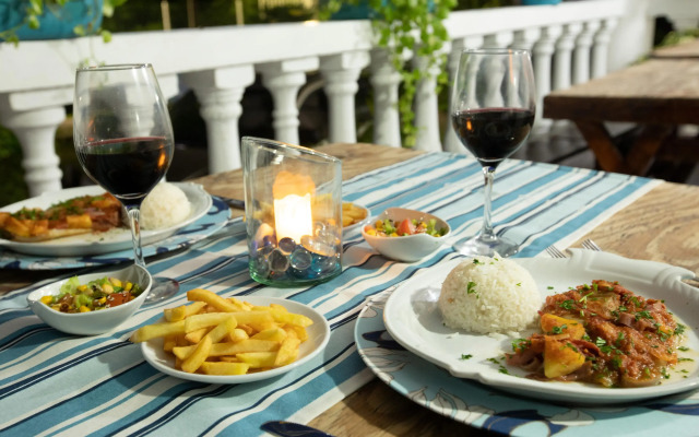 Hosteria Mar y Sol
