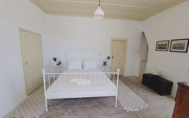 Dolce Vivere by Konnect, Gaios Paxos