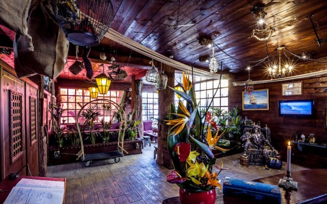Hotel Pirates World