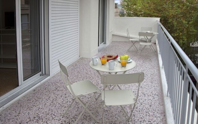 Leonidas Loft in the Heart of Athens by GHH