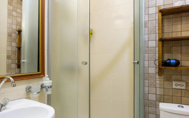 Отель «Ананас»