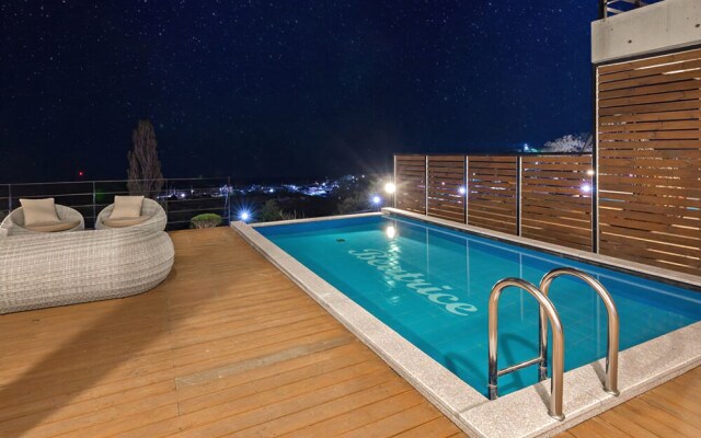 Uljin Beatrice Pool Villa